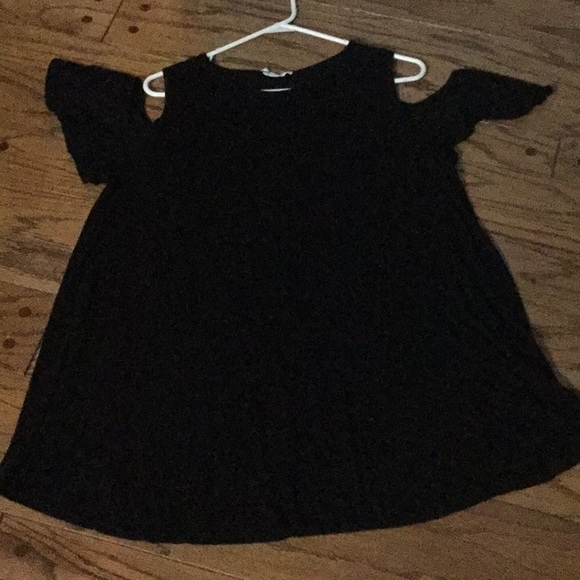 Reborn J Tops - Reb & J size 2xl cold shoulder tunic. Good cond.